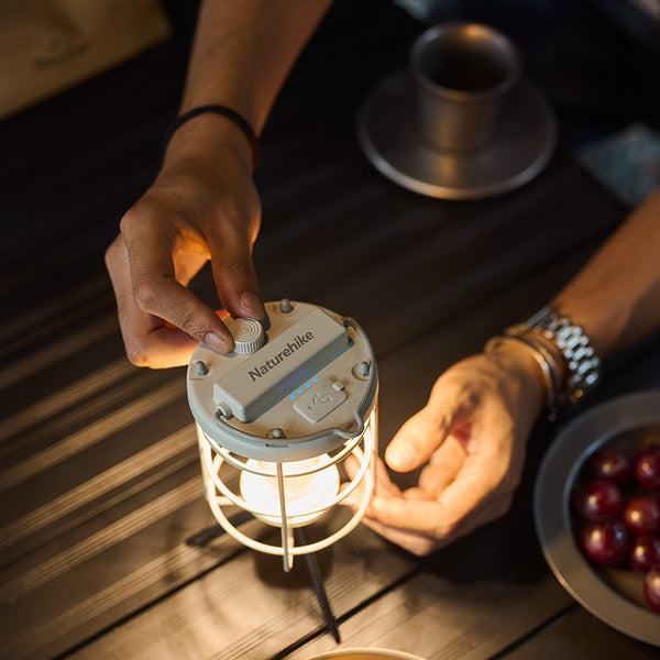 Outdoor Camping Lantern Tent Light CNH22DQ008